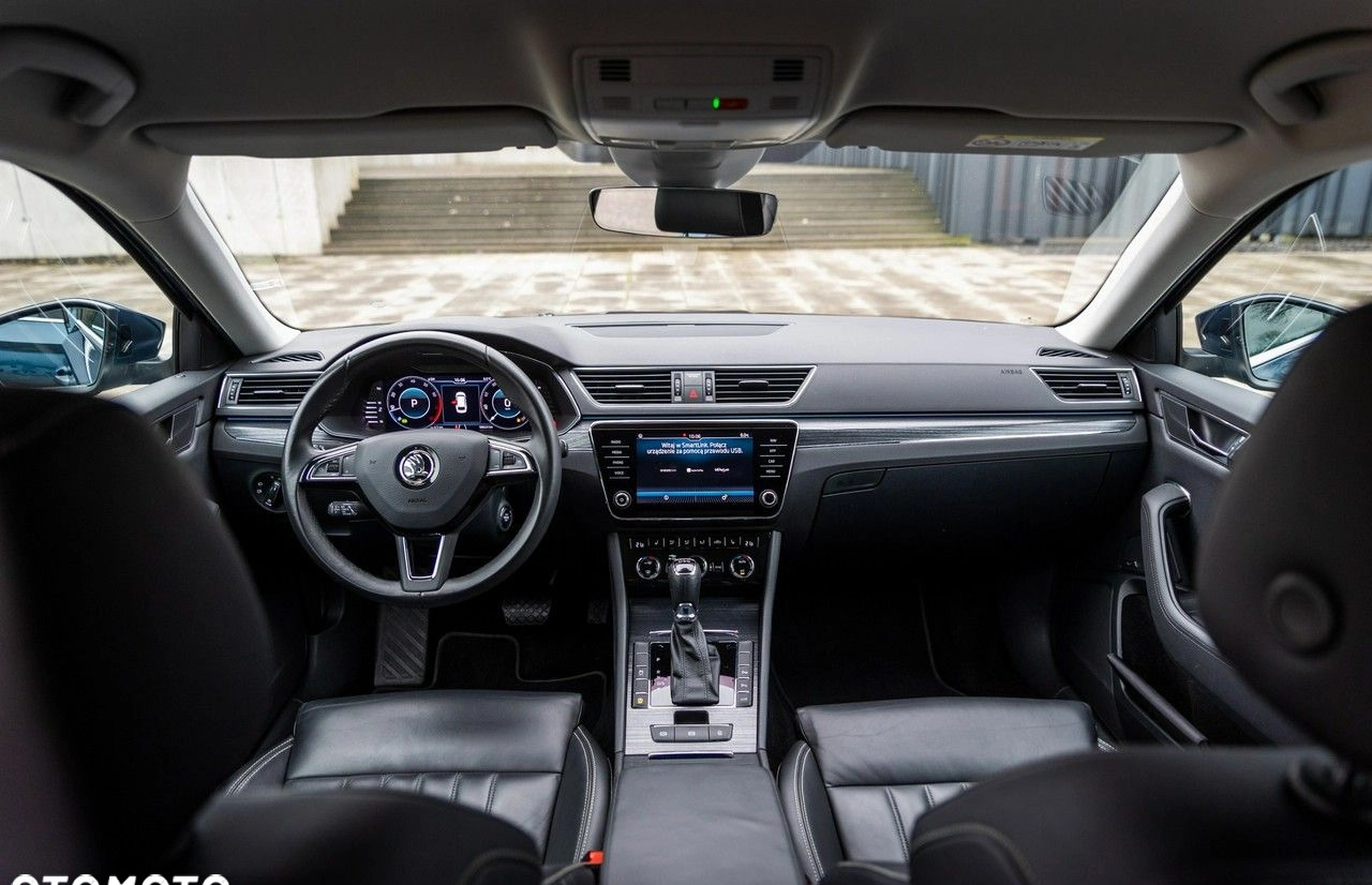 Skoda Superb cena 107777 przebieg: 98000, rok produkcji 2020 z Zawadzkie małe 562